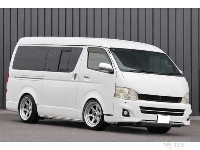 2011 Toyota Regiusace Van