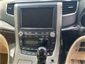 2013 Toyota Alphard Hybrid