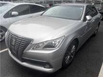 2013 Toyota Crown Hybrid