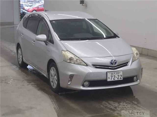 2013 Toyota PRIUS α