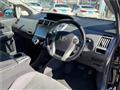 2013 Toyota PRIUS α