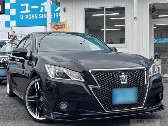 2013 Toyota Crown Hybrid