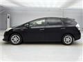 2013 Toyota PRIUS α