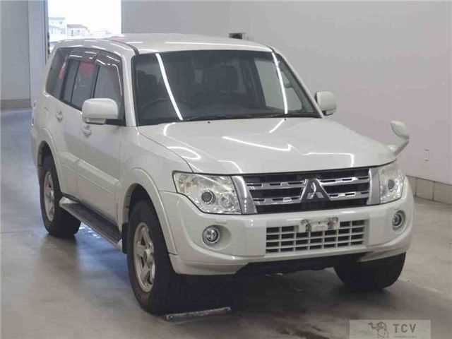 2012 Mitsubishi Pajero