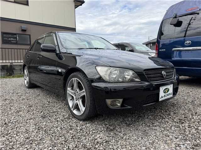 2004 Toyota Altezza