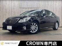 2011 Toyota Crown Royal Series