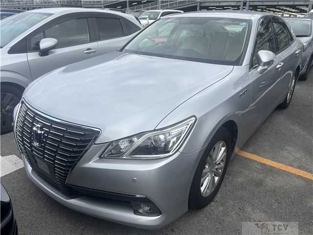 2015 Toyota Crown Hybrid