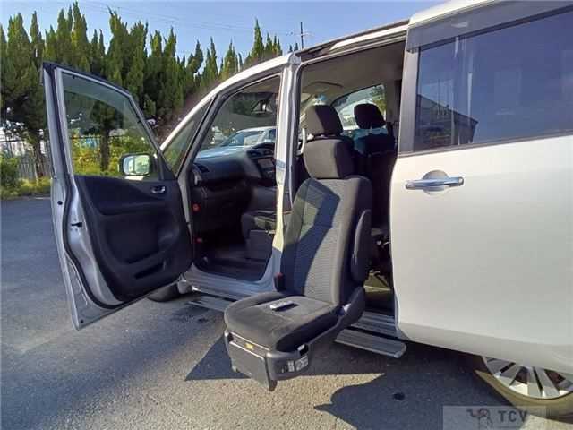 2016 Nissan Serena