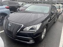 2015 Toyota Crown Hybrid