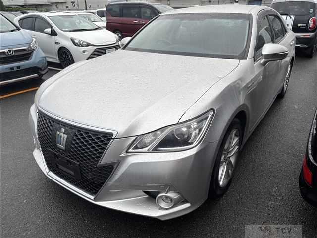 2013 Toyota Crown Hybrid