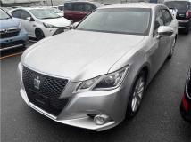 2013 Toyota Crown Hybrid