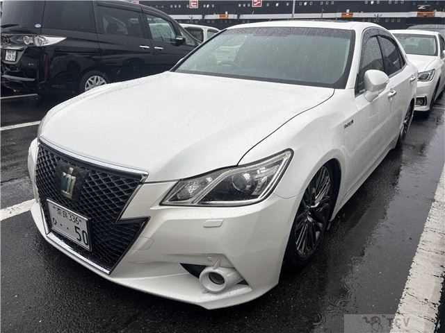 2013 Toyota Crown Hybrid