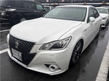 2013 Toyota Crown Hybrid