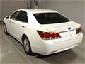 2013 Toyota Crown Hybrid
