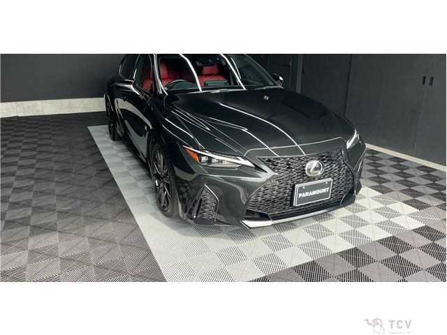 2023 Lexus IS