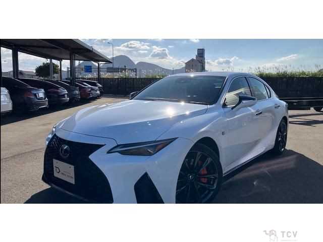 2023 Lexus IS