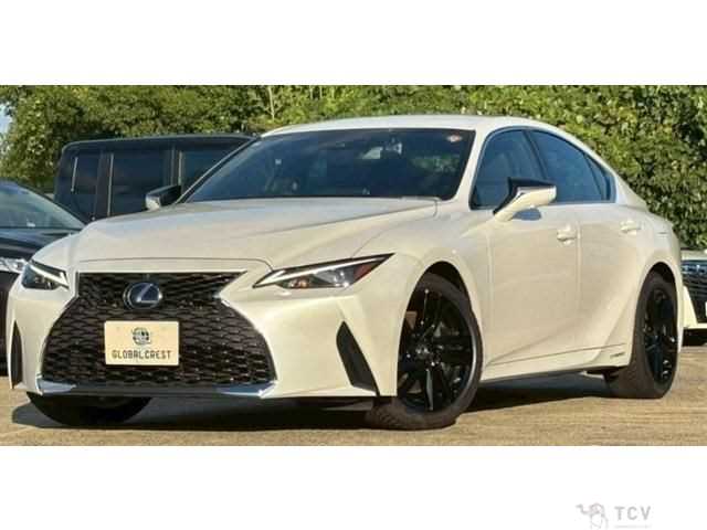 2022 Lexus IS