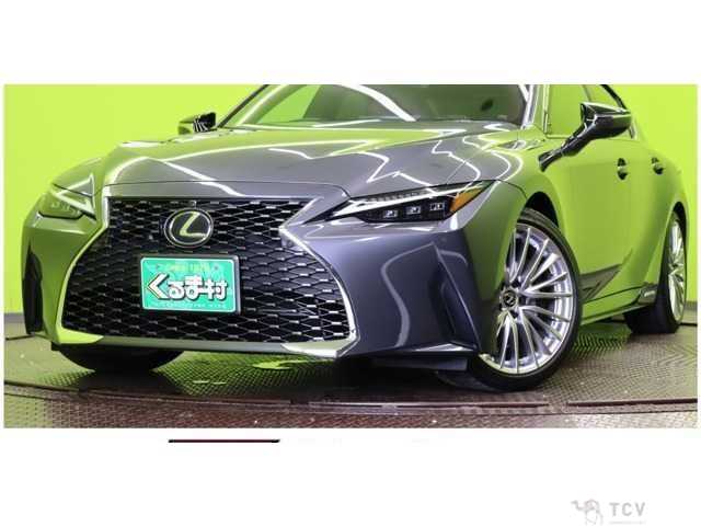 2022 Lexus IS