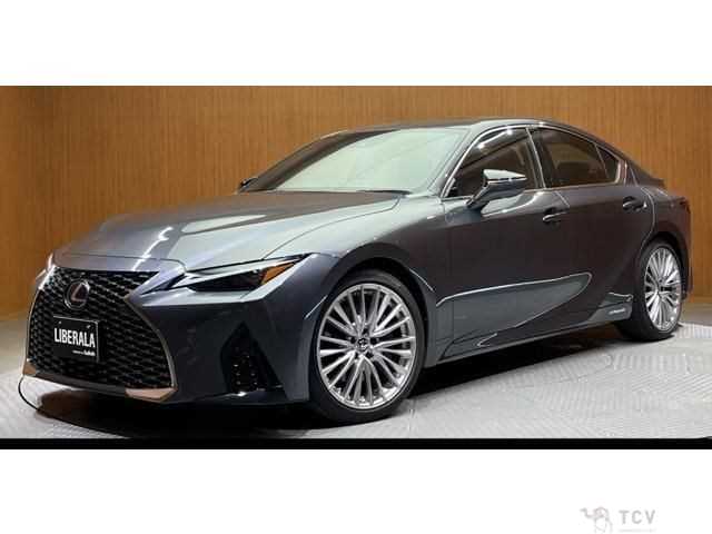 2022 Lexus IS
