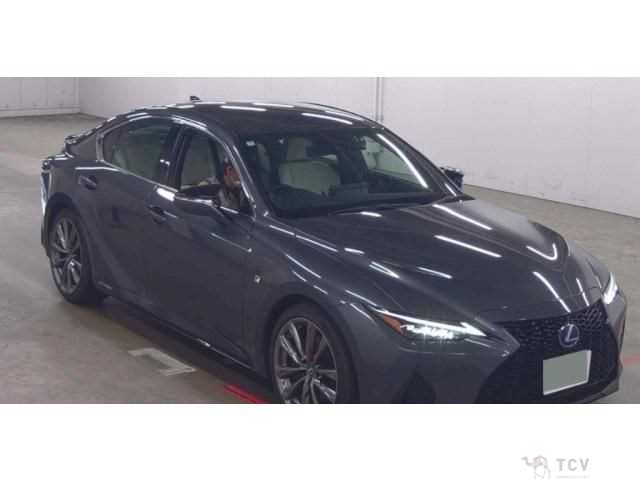 2022 Lexus IS
