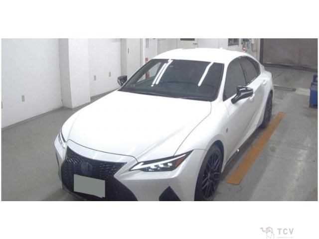 2022 Lexus IS