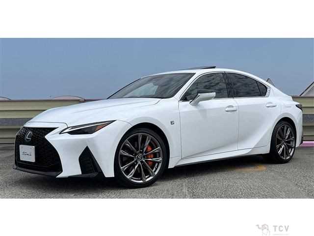 2022 Lexus IS