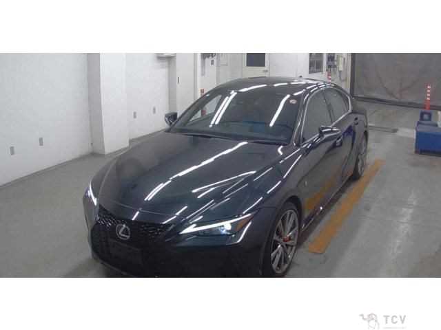 2021 Lexus IS
