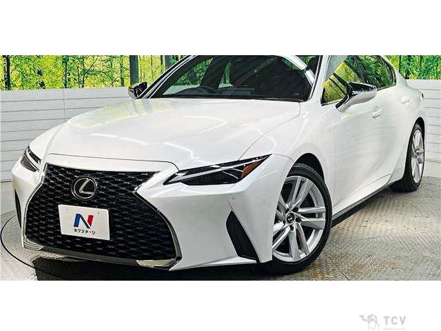 2023 Lexus IS