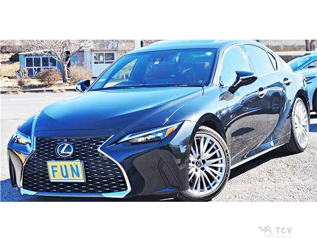 2023 Lexus IS