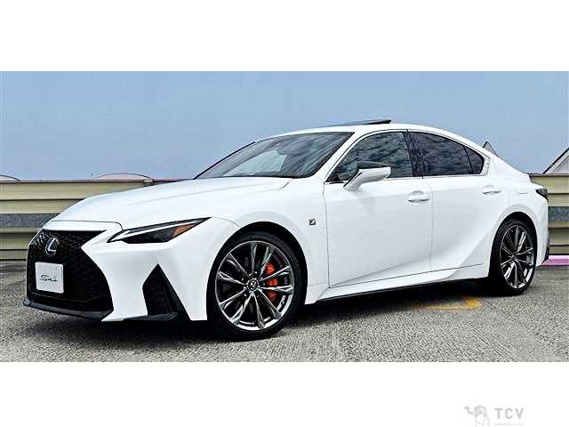 2022 Lexus IS