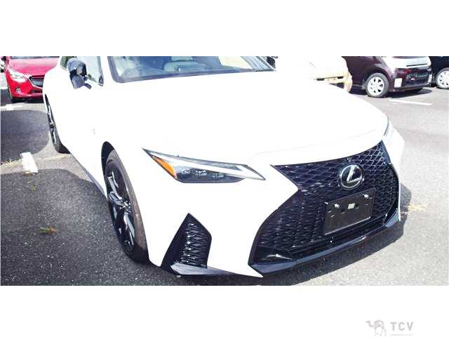 2022 Lexus IS