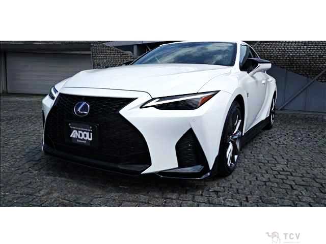 2021 Lexus IS