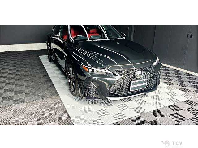 2023 Lexus IS