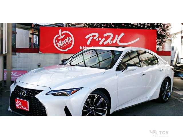 2021 Lexus IS