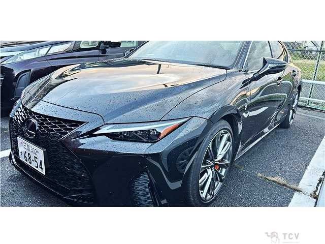2021 Lexus IS