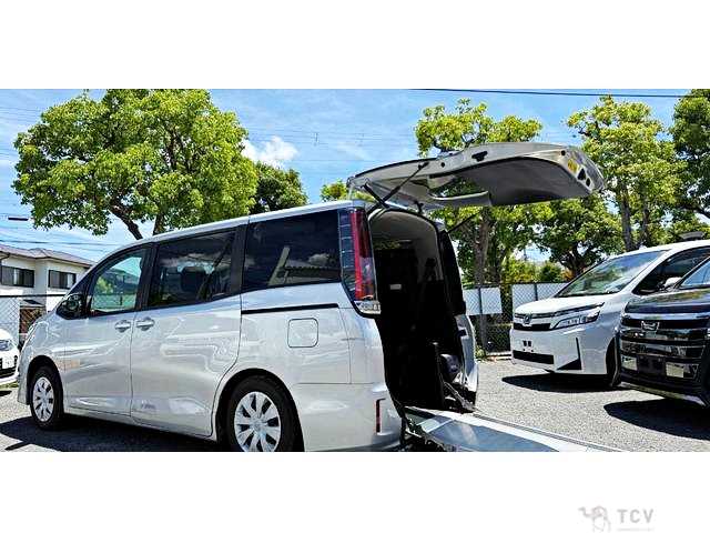2018 Toyota Noah