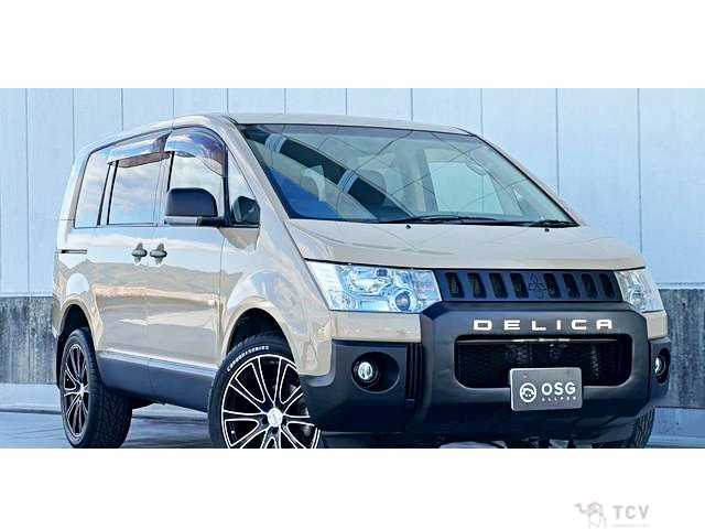 2012 Mitsubishi Delica D5