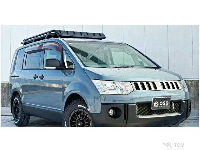 2011 Mitsubishi Delica D5