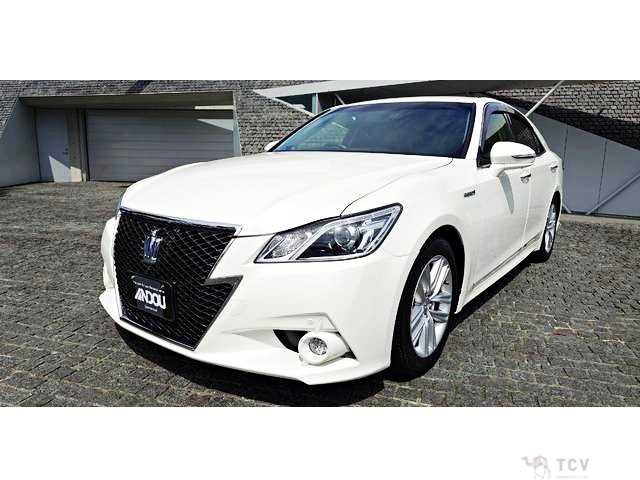 2015 Toyota Crown Hybrid