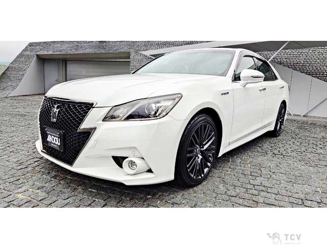 2016 Toyota Crown Hybrid
