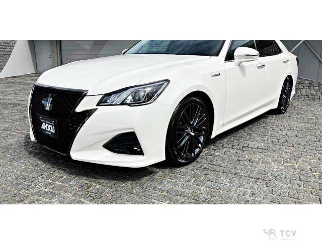 2018 Toyota Crown Hybrid