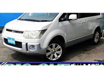 2010 Mitsubishi Delica D5