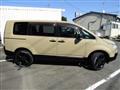 2010 Mitsubishi Delica D5