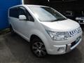 2016 Mitsubishi Delica D5