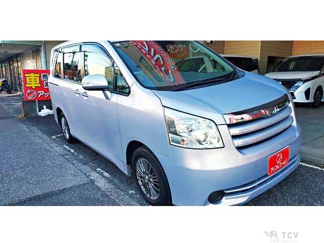 2010 Toyota Noah