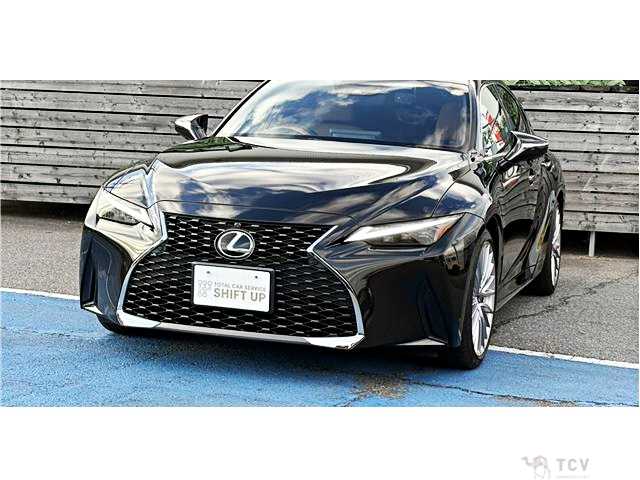 2023 Lexus IS