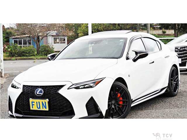2022 Lexus IS