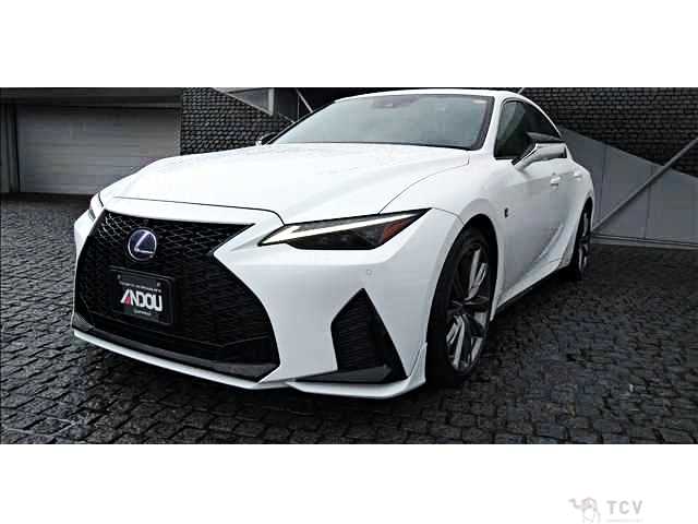 2021 Lexus IS