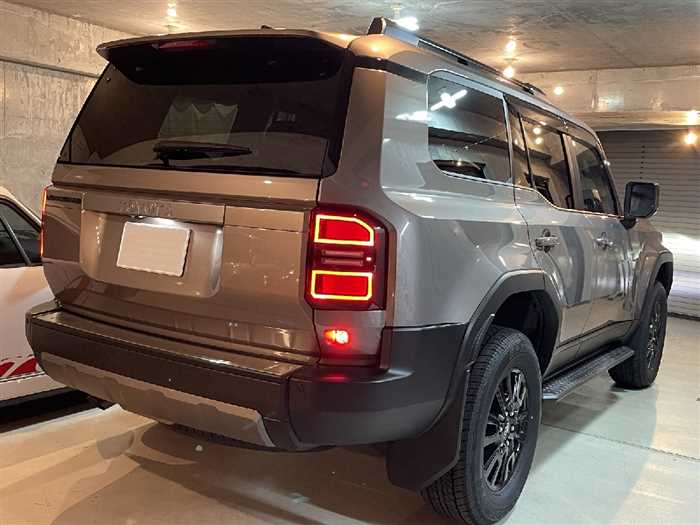 Toyota Land Cruiser VX Petrol 2024 — миниатюра 3