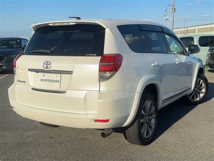 Toyota Vanguard 2013 photo 5